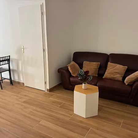 Novastay Breuillet (Essonne)